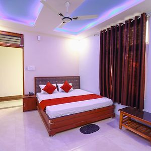 Asha Hotel